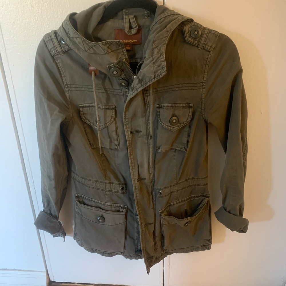 Fall utility jacket in army green